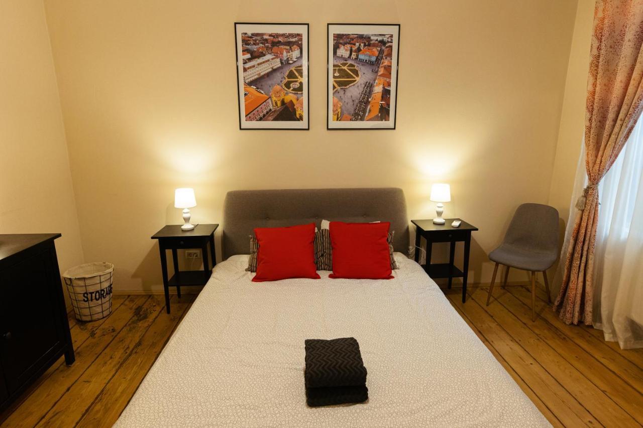 Chic Apartment In Historical City Center Timisoara Exterior photo