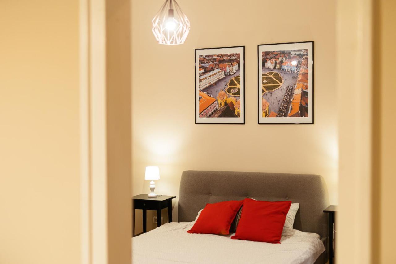 Chic Apartment In Historical City Center Timisoara Exterior photo