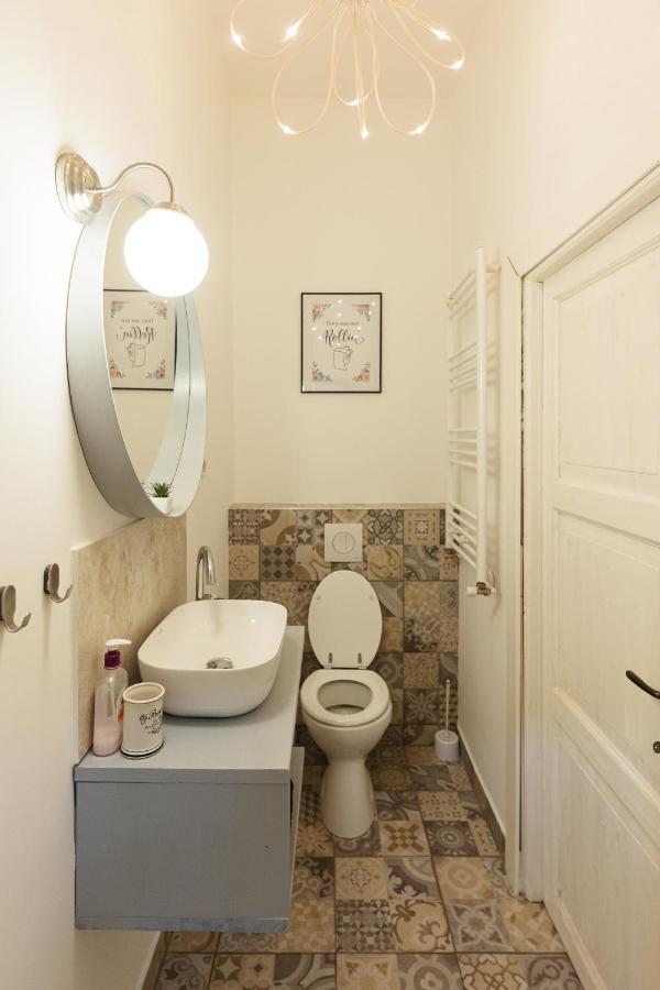 Chic Apartment In Historical City Center Timisoara Exterior photo