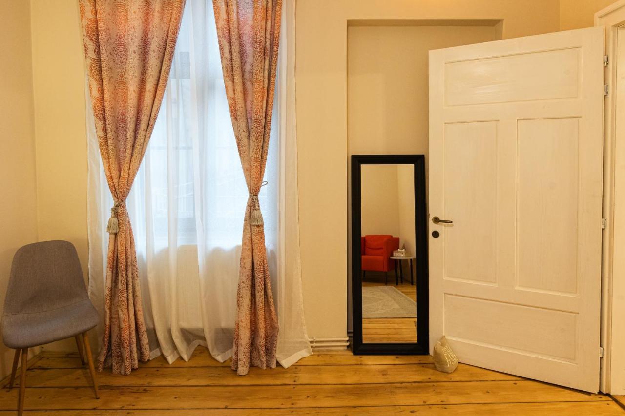 Chic Apartment In Historical City Center Timisoara Exterior photo