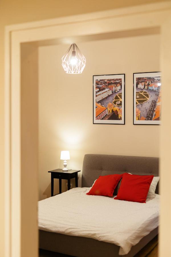 Chic Apartment In Historical City Center Timisoara Exterior photo