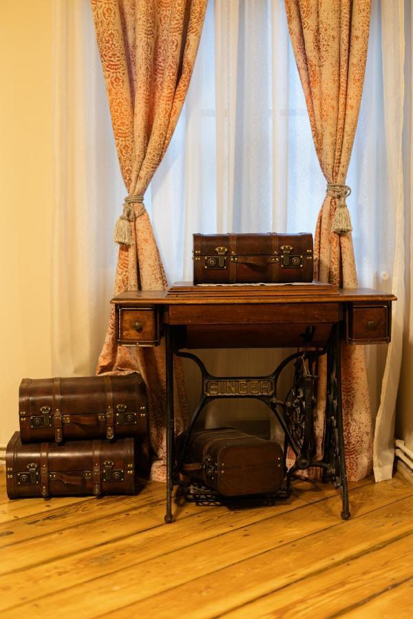 Chic Apartment In Historical City Center Timisoara Exterior photo
