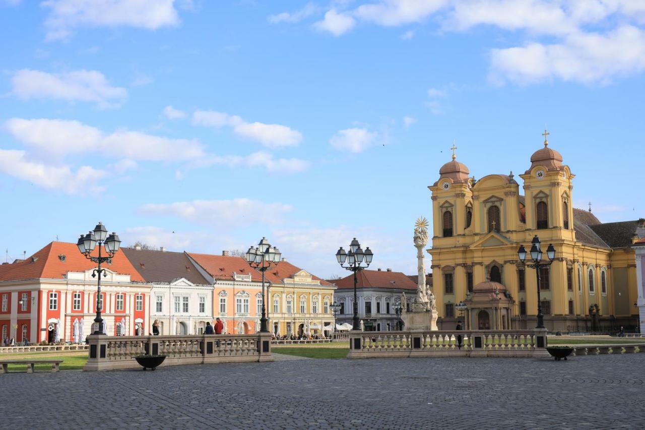 Chic Apartment In Historical City Center Timisoara Exterior photo
